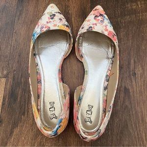 Size 12 pointed floral flats